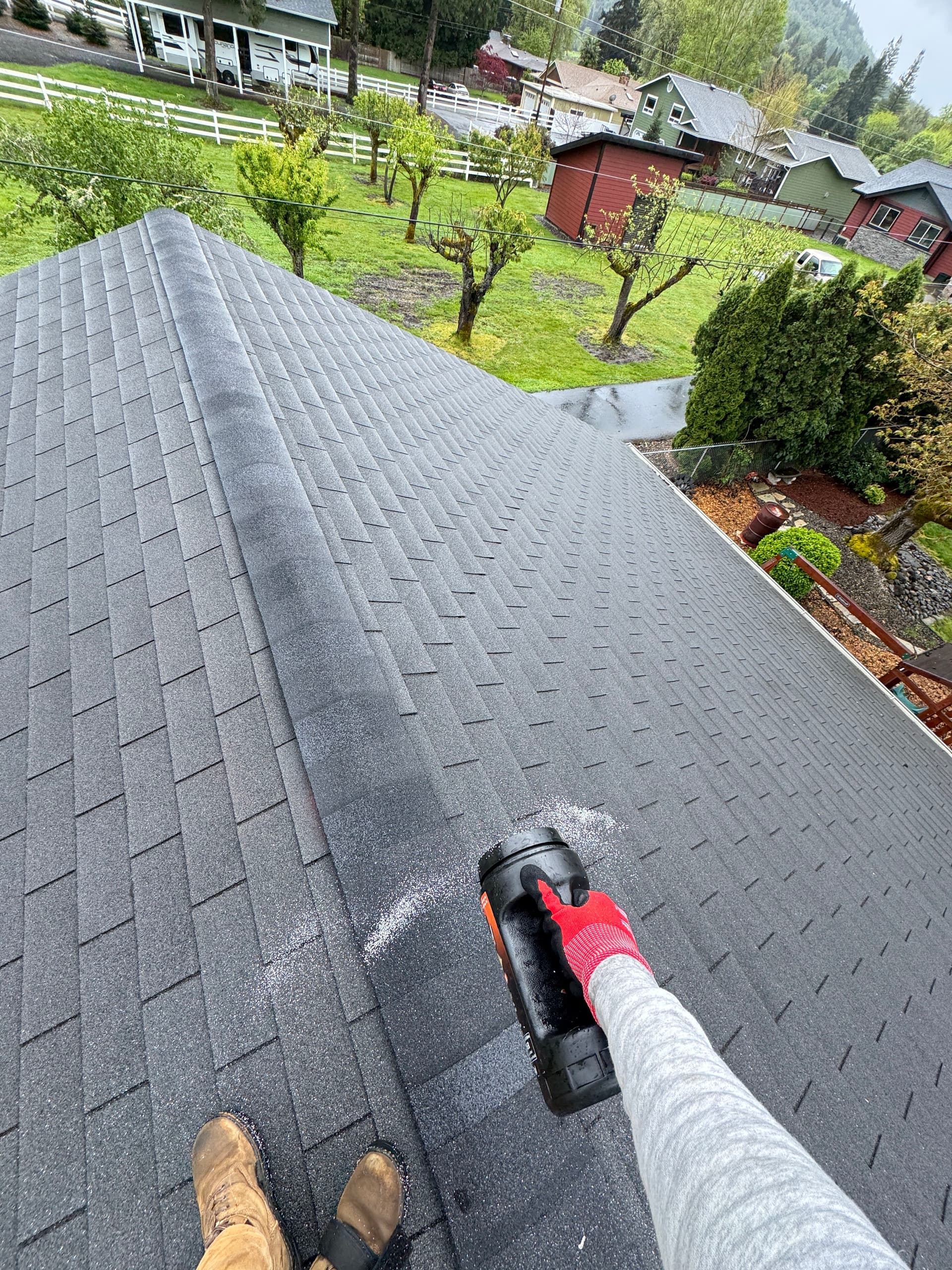 Gallery photos for Roof Moss Removal and Treatment on an Oregon Home: Image #5