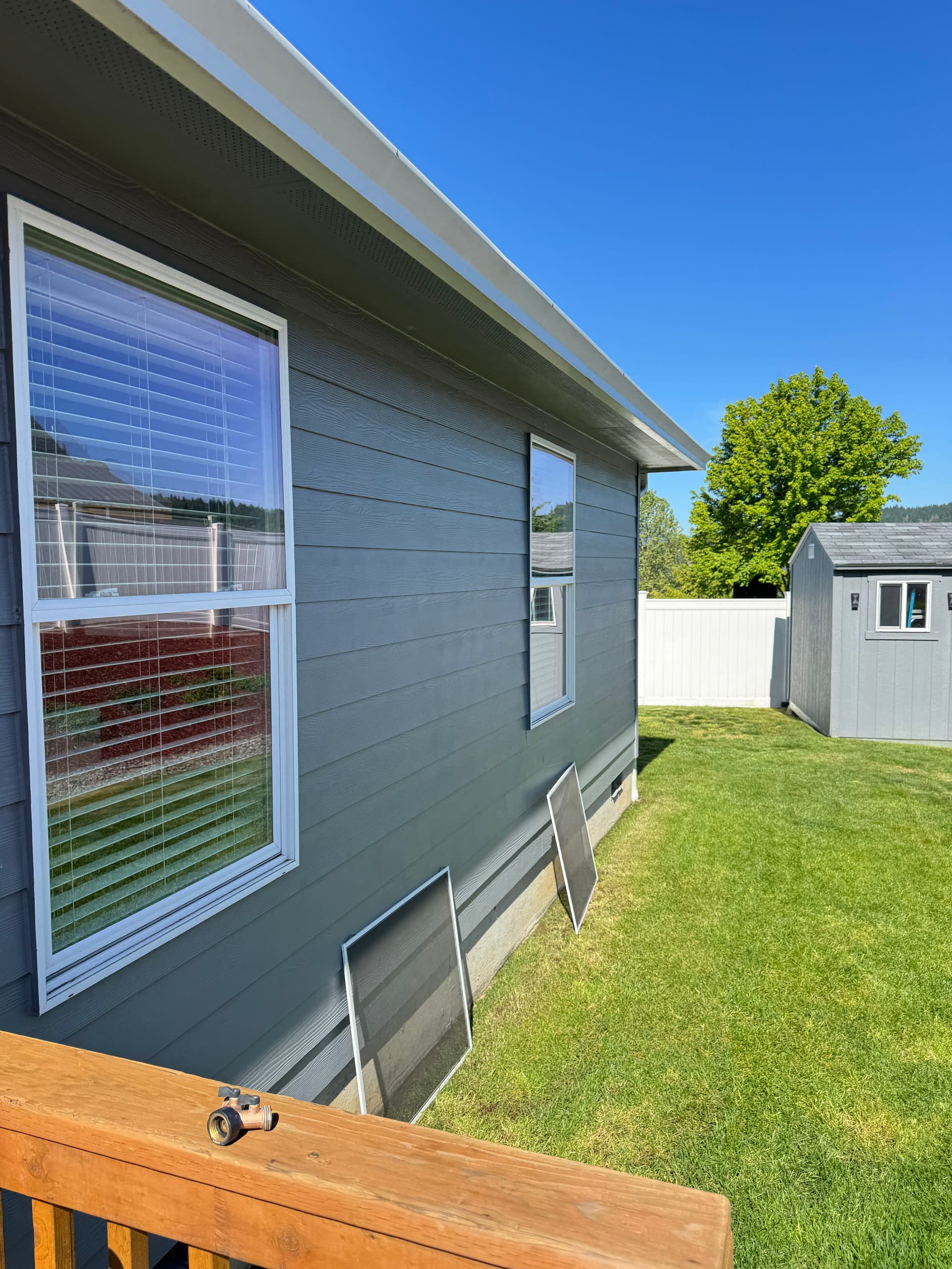 Gallery photos for Full Interior and Exterior Residential Window Cleaning Done Right: Image #1