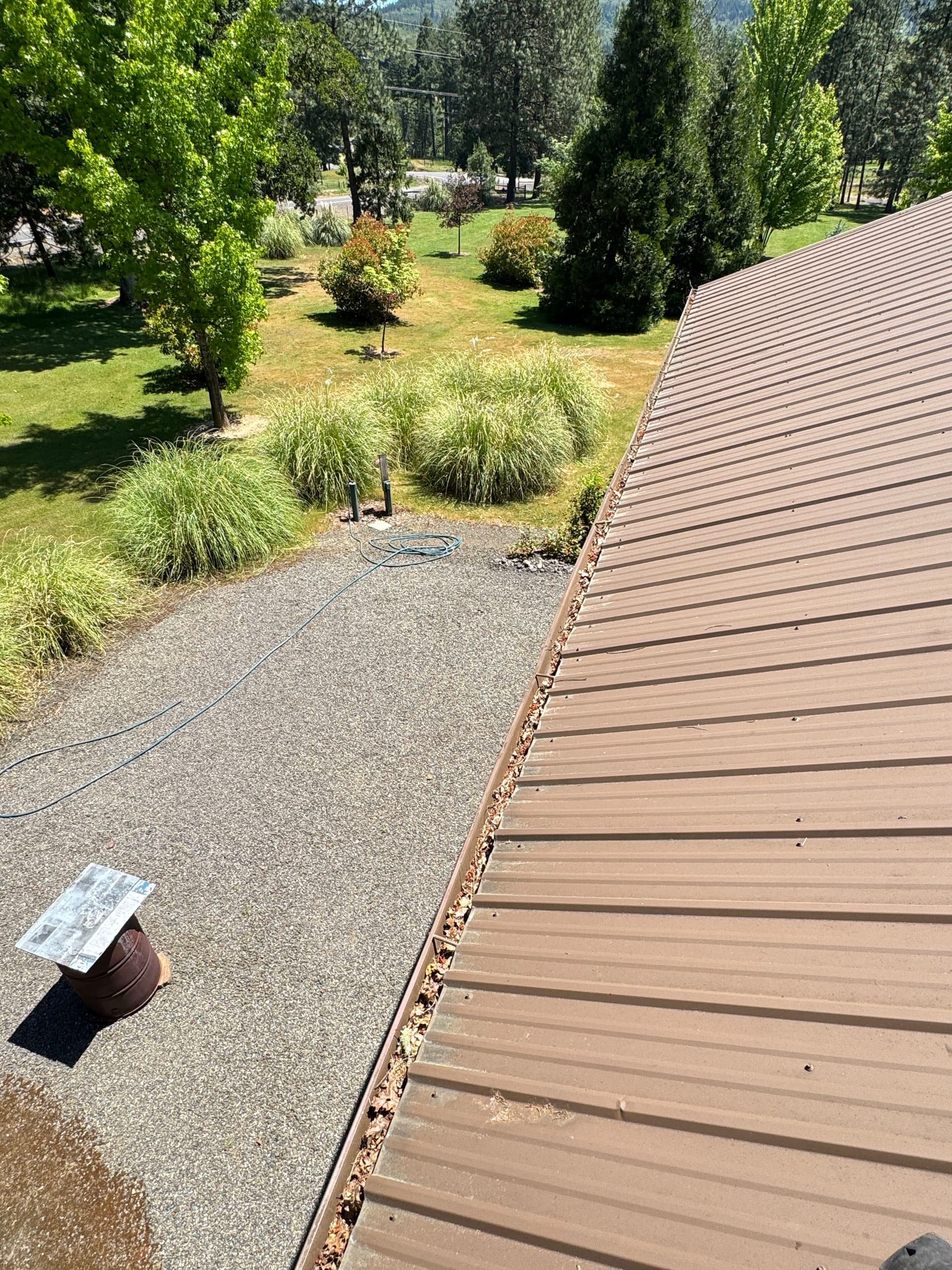 Gallery photos for Roof Moss Treatment and Gutter Cleaning on a House and Shop: Image #2