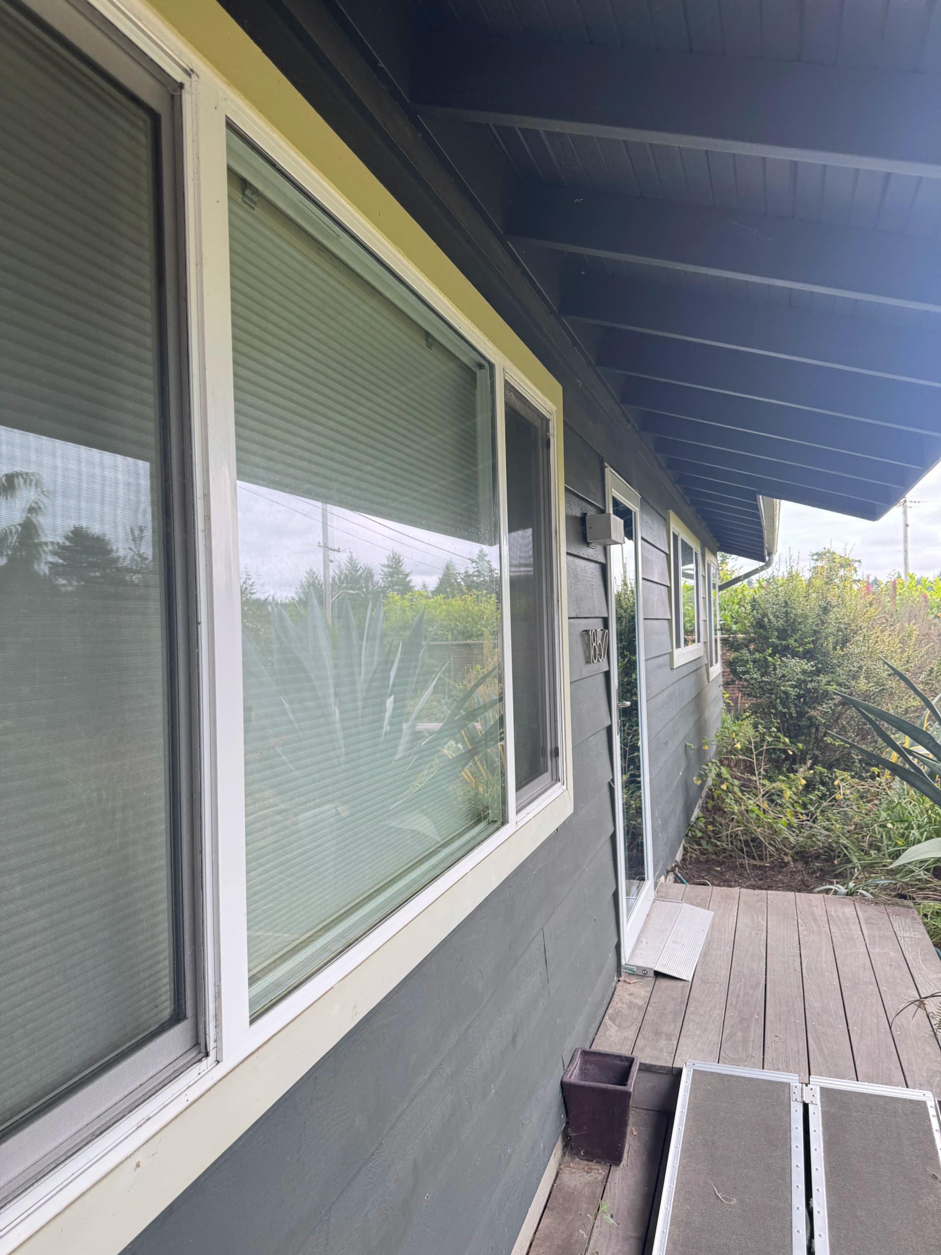 Gallery photos for Gutters Cleaned, Windows Washed, Whole House Freshened Up: Image #4