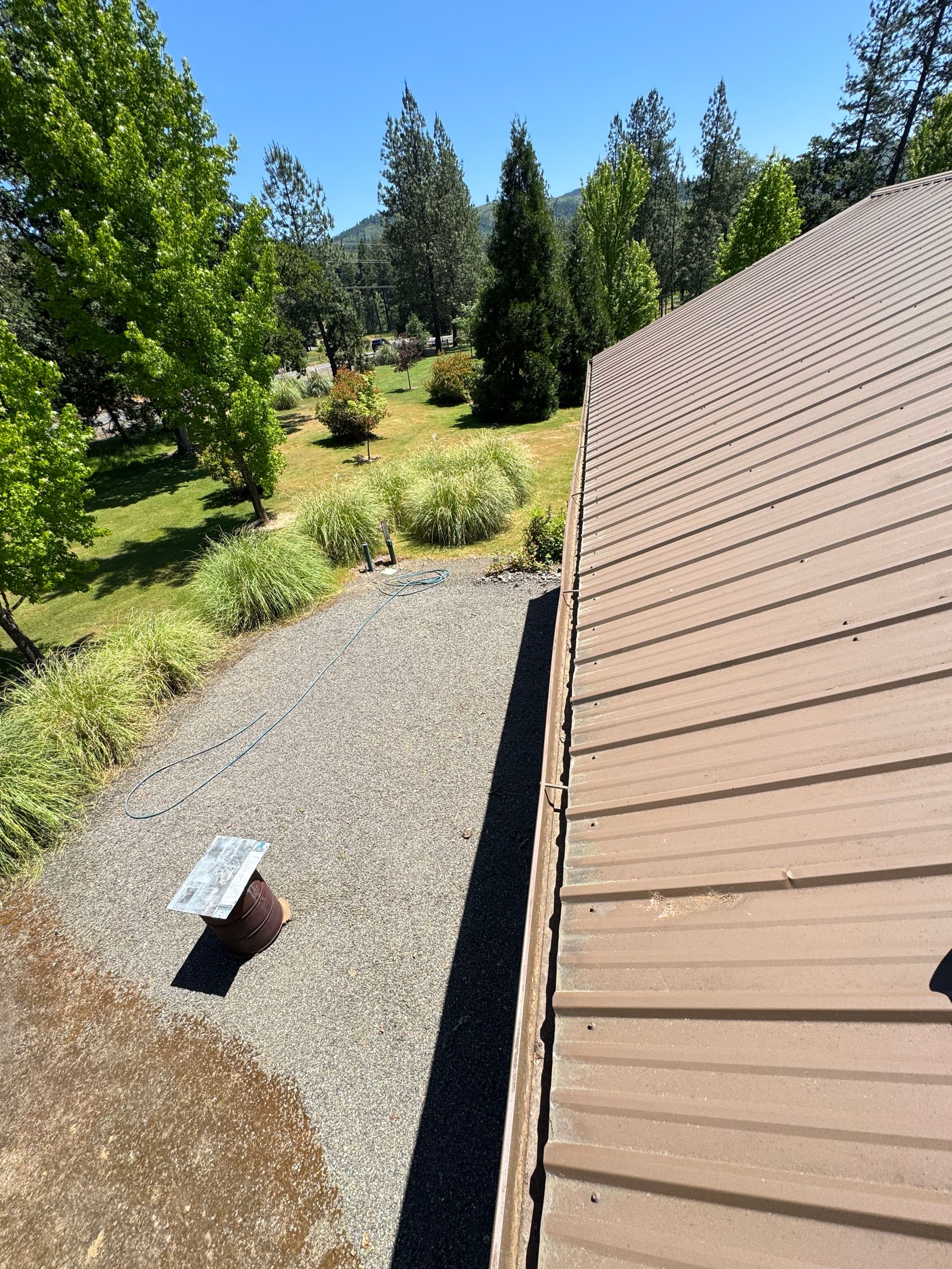 Gallery photos for Roof Moss Treatment and Gutter Cleaning on a House and Shop: Image #6