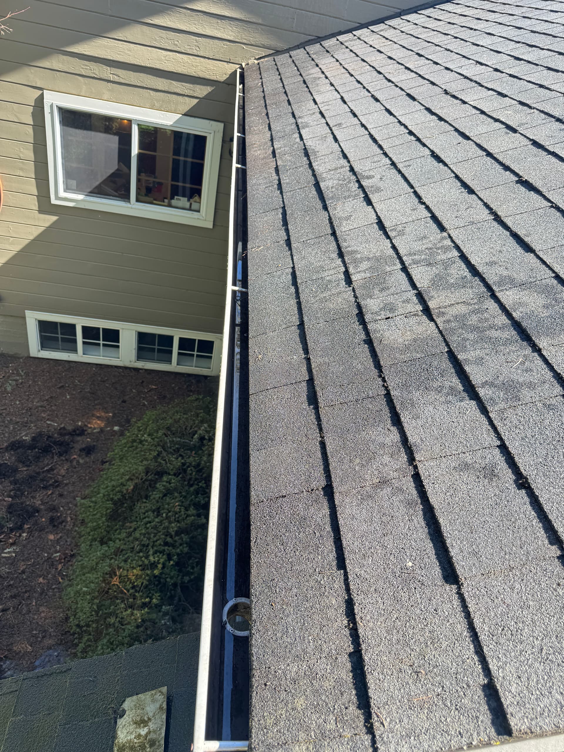 Gallery photos for Roof and Gutter Maintenance in a Scenic Setting: Image #5