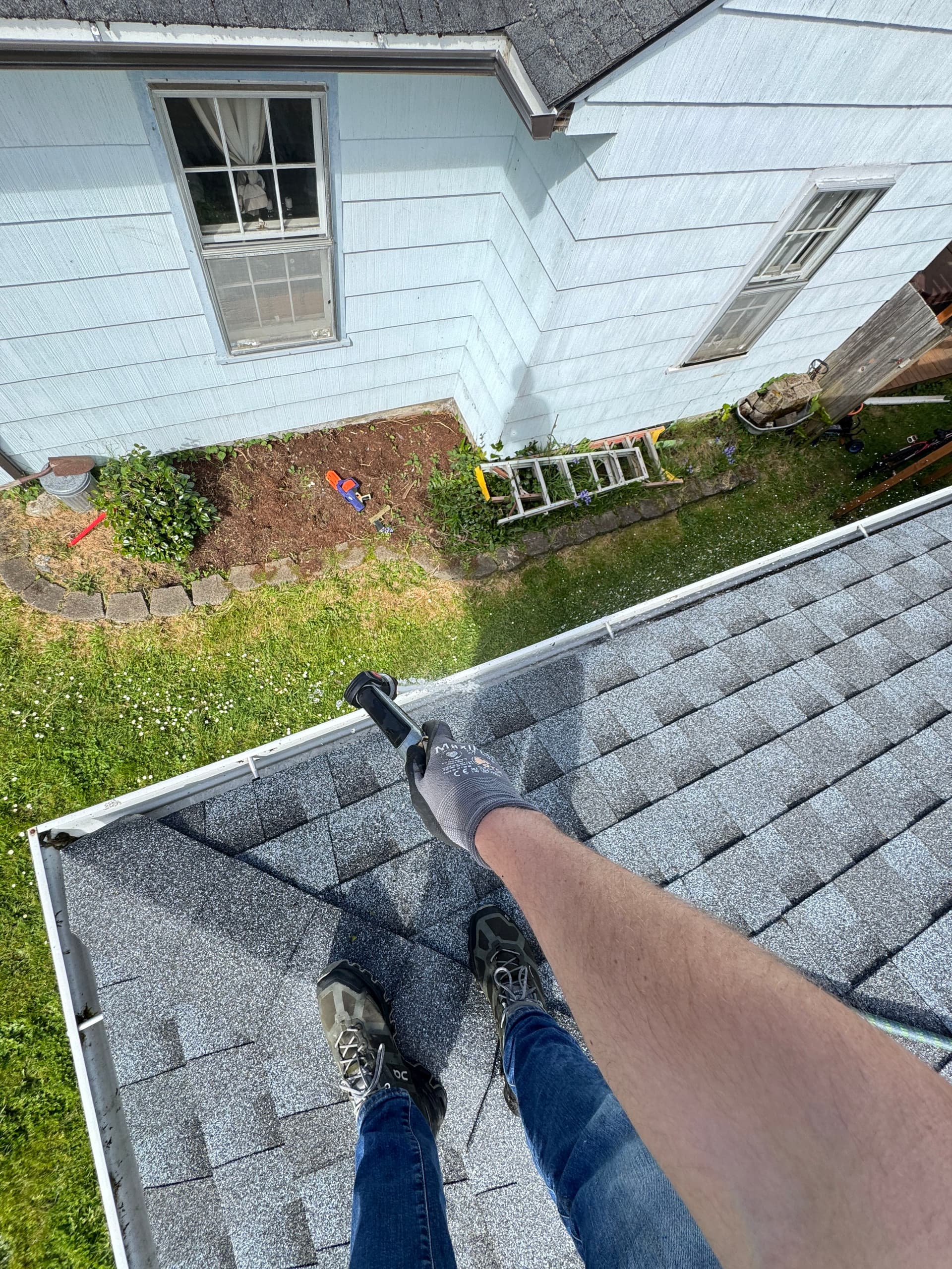 Gallery photos for Coastal Gutter Cleaning Done Right in North Bend: Image #4