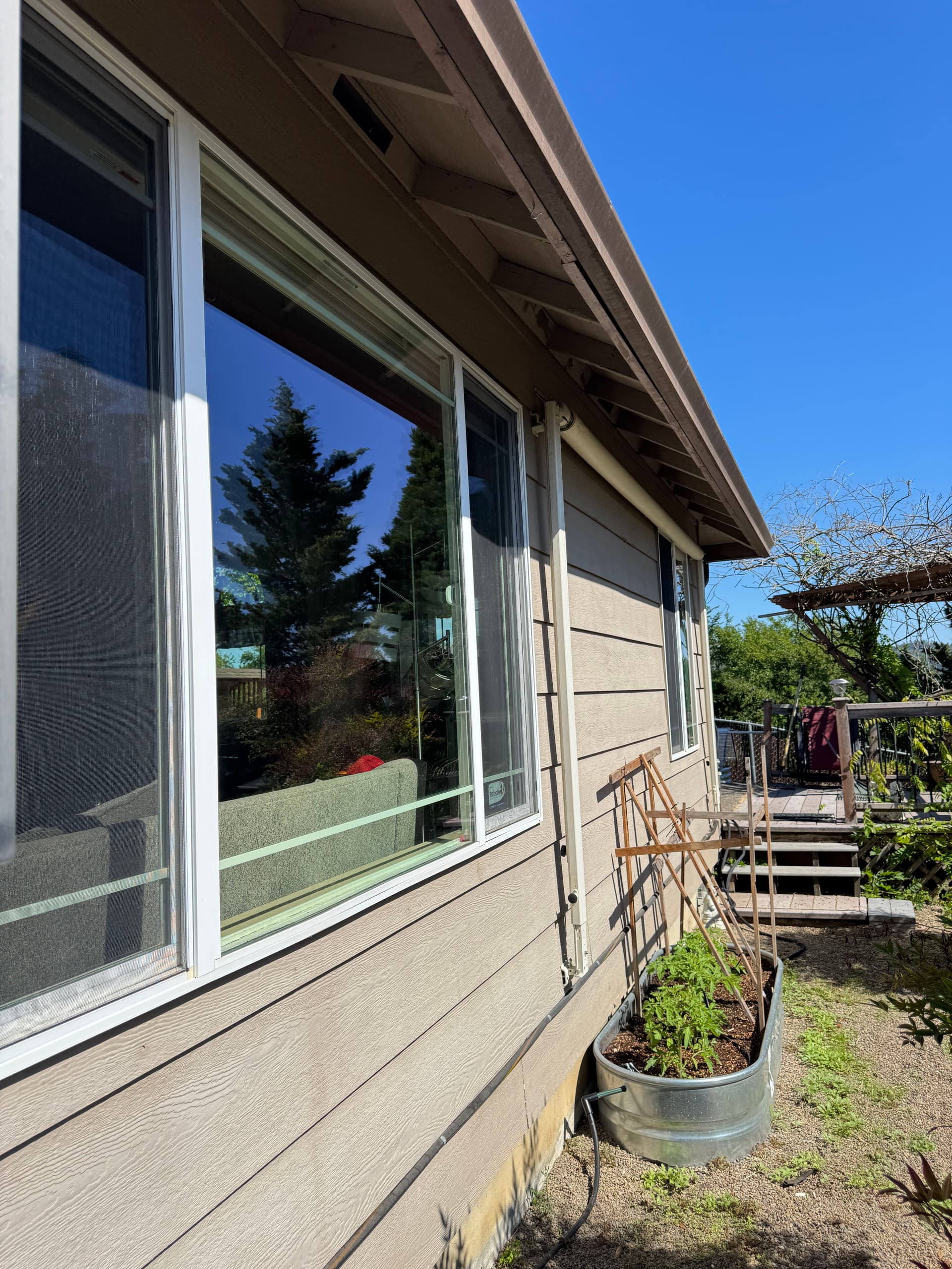 Gallery photos for Exterior Window Cleaning That Makes the Glass Shine Again: Image #4