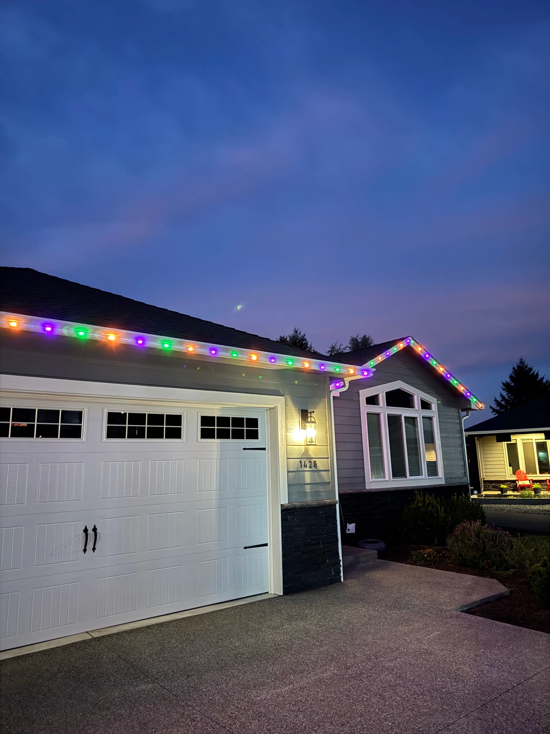 Gallery photos for Minleon Permanent LED Install on a Single-Story Home in Roseburg: Image #2